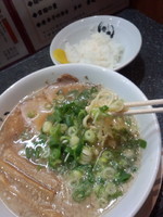 「ラーメン700円＋半ご飯サービス」@京めん 壱慶の写真