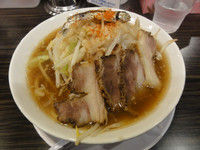 「にぼ一朗半（野菜増し）」@にぼ次朗 新大阪店の写真