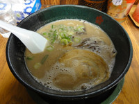 「若醤油とんこつ」@博多とんこつ 天神旗の写真