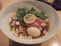 「味玉鴨そば（細麺）」@紫 くろ㐂の写真