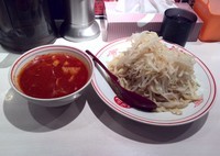 「冷し味噌らーめん770円，野菜60円」@蒙古タンメン中本 品川店の写真