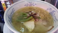 「鯛塩ラーメン　700円」@麺や ぶたコング 梅田本店の写真