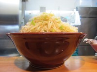 「大ラーメン豚入り（８００円）＋麺増し」@豚星。の写真