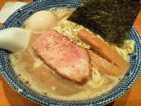 「濃厚塩らーめん（大盛り）」@もんなか 〇心厨房の写真