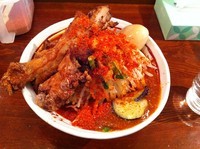 「極辛あんかけDX(中盛り・野菜増し)＋味玉」@旨辛ラーメン表裏 高田馬場店の写真