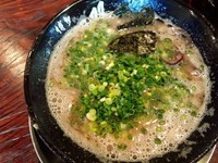 「ラーメン（葱多め）」@博多一双 博多駅東本店の写真