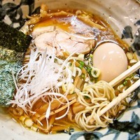 「【11/16限定】龍介煮干（シオユ）+味玉　850円」@特級鶏蕎麦 龍介の写真