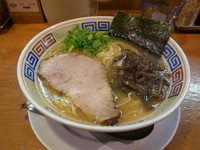 「幸福ラーメン 680円 替え玉 ちび玉 80円」@九州とんこつラーメン 幸福軒の写真