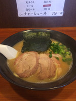 「豚骨魚介らぁめん+トッピングチャーシュー」@らぁーめん 吉本家の写真