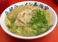 「ラーメン400円＋替玉100円」@元祖ラーメン長浜家の写真