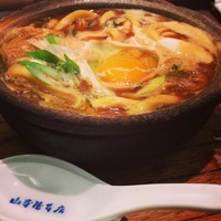 「牡蠣入り味噌煮込みうどん（￥1,890）」@山本屋本店 栄中日ビル店の写真