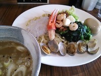 「【1月の限定】海鮮つけ麺（並盛）850円＋煮玉子サービス」@中華そば 伝堂の写真