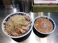 「つけめんあつもり（中）＋肉増し・味玉」@らーめん大 蕨店の写真
