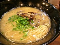 「博多長浜ラーメン」@博多長浜ラーメン まるながの写真