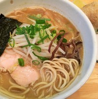 「鶏パイタン焼き干しラーメン700円」@麺や 福一の写真