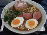 「にほんいち醤油そば」@麺巧 潮の写真