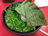 「ラーメン中 ほうれん草 万能ネギ」@武蔵家直系 ぼうそう家の写真