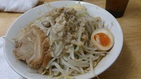 「ラーメン小ニンニクアブラ700円」@びんびん豚の写真