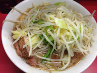 「小ラーメン 野菜 ニンニク」@ラーメン二郎 環七一之江店の写真