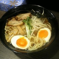 「醤油ラーメン(中太麺)＋味たま」@自家製麺 ほうきぼし 志茂店の写真
