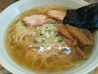 「白醤油らーめん+ランチ小ライス無料」@らーめん みき屋の写真