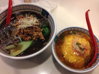 「黒担々麺+かに玉丼+からマヨアスパラ添え」@どうとんぼり神座 新宿店の写真