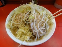 「ラーメン小　600円　ニンニク　カラメ」@ラーメン二郎 三田本店の写真