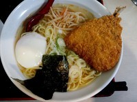 「和風らーめん420円＋アジフライ100円」@えきめんや 品川店の写真