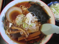 「ラーメン+ネギ　「500円+100円」」@小川屋食堂の写真