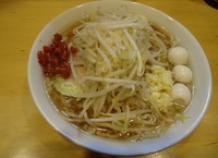 「ラーメンロース豚(ニンニク・アブラ)+うずら卵+生とうがらし」@ラーメン二郎 荻窪店の写真