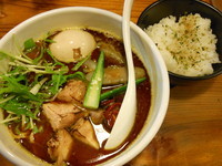 「カリーぱみゅぱみゅ　2014バージョン＋半熟味付玉子＋白めし」@鶏の穴の写真