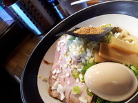 「真空まぜそば+味玉」@喜元門 本店の写真