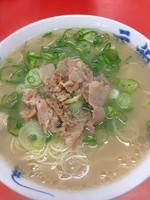 「ラーメン　５００円　ノーマル　替玉１００円」@元祖 長浜屋の写真