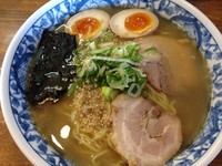 「しおそば(大盛)+煮玉子1／2」@中華そば やまとの写真