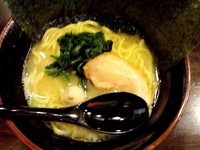 「塩ラーメン 並650円＋のり増し50円カタメ濃いめ」@横浜家系 濃厚豚骨醤油ラーメン 絵空 esoraの写真