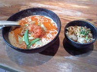 「坦々麺、大盛り、ネギチャーシュー丼餃子のセット。」@横濱家 鶴川店の写真