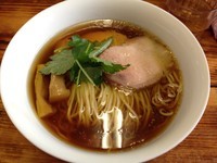 「醤油らぁ麺」@飯田商店 湯河原本店の写真