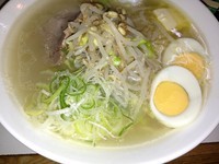 「塩ラーメン大盛り ＋ バター」@札幌ラーメンこぐまの写真