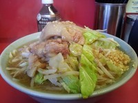 「小豚入り ￥750  ニンニク アブラ カラメ」@ラーメン二郎 桜台駅前店の写真