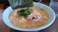 「ラーメン(中盛・麺硬め・味濃いめ)」@寿々㐂家の写真