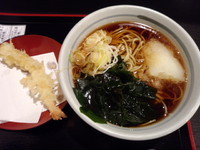 「おろしそば（かけ）360円＋えび天（クーポン）」@つぼみ家 神田東口店の写真