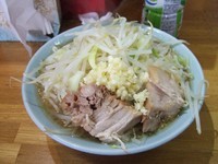 「ラーメン　700円　ニンニク」@ラーメン髭の写真