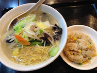 「野菜たっぷり麺と半炒飯セット」@中華料理 萬福菜館 浜町店の写真