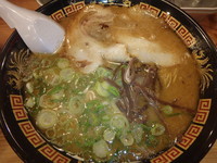 「負けん気ラーメン(550円)ネギ多め(無料)他」@博多三氣 姪浜大通り福重店の写真