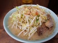 「ラーメン並み麺硬め野菜増し」@ラーメン二郎 池袋東口店の写真