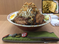 「汁なしカレー（350g、ヤサイアブラ）＋チェダーチーズ」@ラーメン荘 歴史を刻め 寺田町の写真