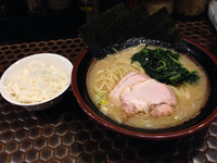 「ラーメン（大盛り）」@大岡家の写真