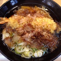 「海老天きしめん（￥550）」@グル麺 JR名古屋駅・新幹線下りホーム店の写真