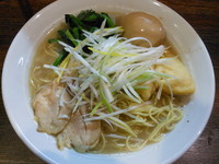 「和風しおらーめん（中盛２１０ｇ）＋煮玉子」@伝家 志木店の写真