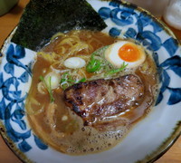 「魚介絞り醤油」@弟子屈ラーメン 札幌ラーメン横丁店の写真